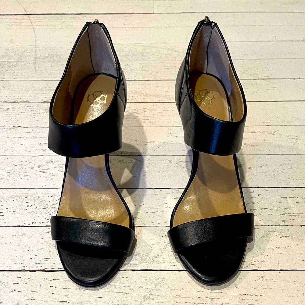 NWOT Ann Taylor high heel sandal with zipper back